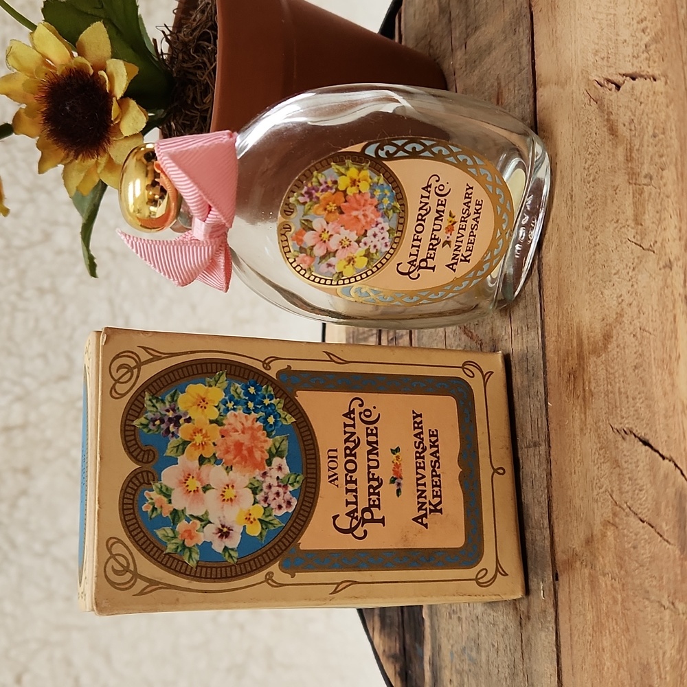 Vintage Avon California Perfume Anniversary Keepsake - Sweet Honesty Cologne